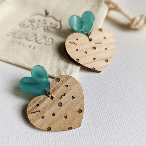 Boucles d'oreilles en bois fait main coeur - bewööd