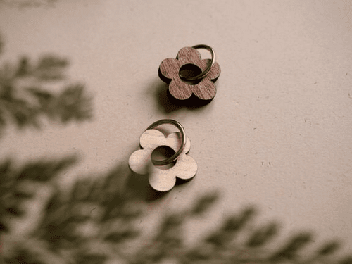 Boucles d'oreilles en bois fait main fleurs - bewööd