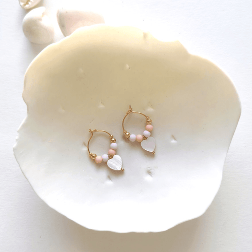 Boucles d'oreilles enfant nacre naturelle cœur rose les chanceuses - emma'bulle