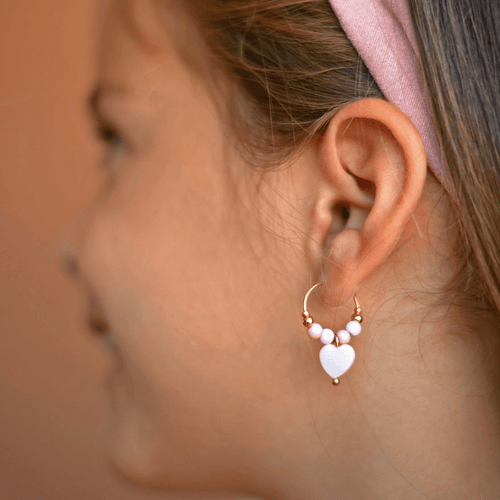 Boucles d'oreilles enfant nacre naturelle cœur rose les chanceuses - emma'bulle